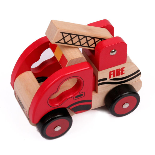 ماشین آتش نشانی چوبی